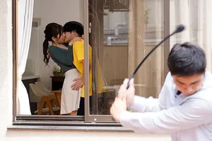 Ngực lớn cúp G thật tuyệt vời! Một cặp ngực lớn và mềm mại! Lấy vú ra và bóp, mở đáy quần bằng tất lụa trắng và sử dụng đạo cụ để thủ dâm, và quan hệ với cái lồn đầy lông...