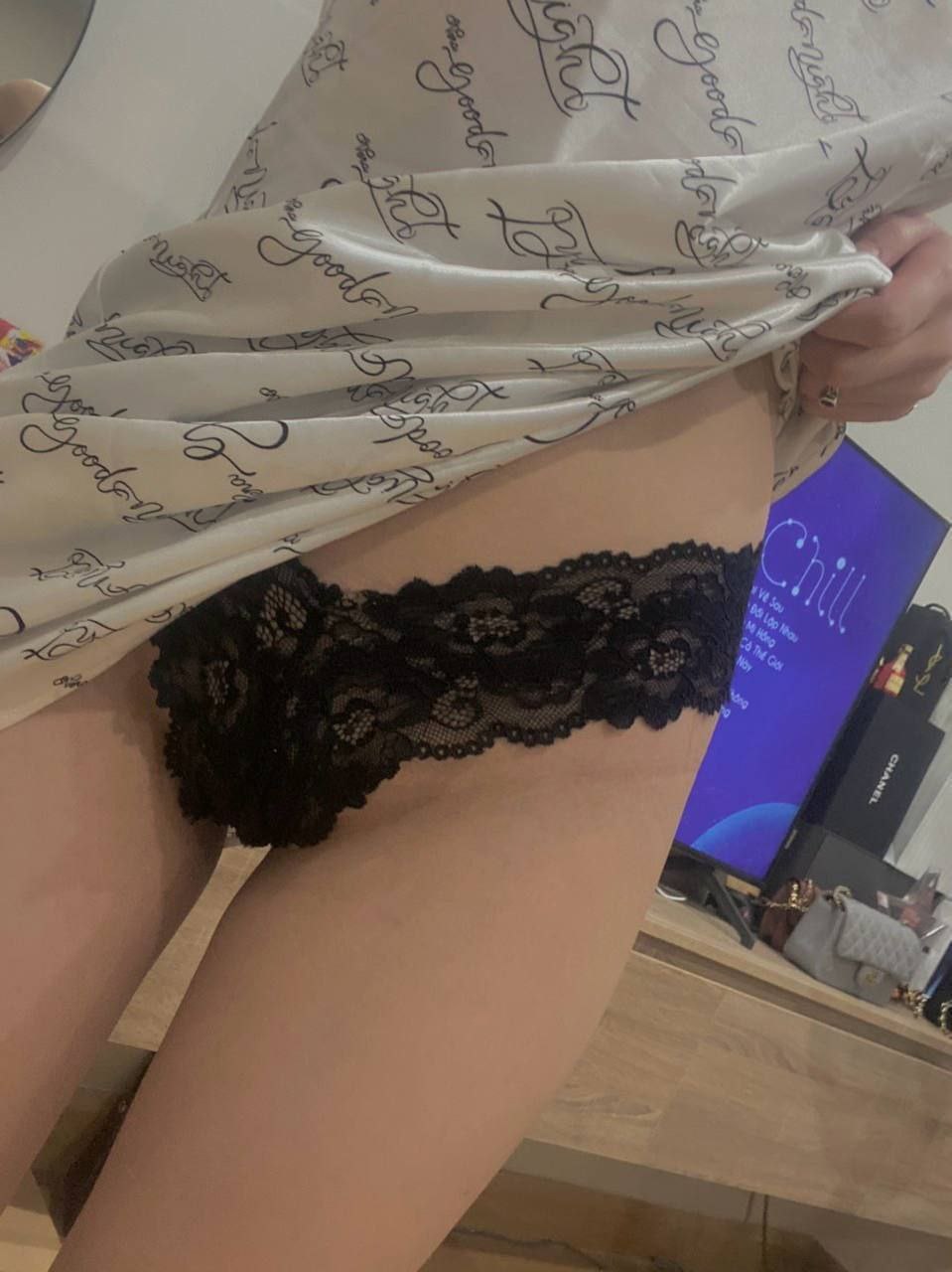 Banh lỗ lồn đón nhận mấy con cu dâm