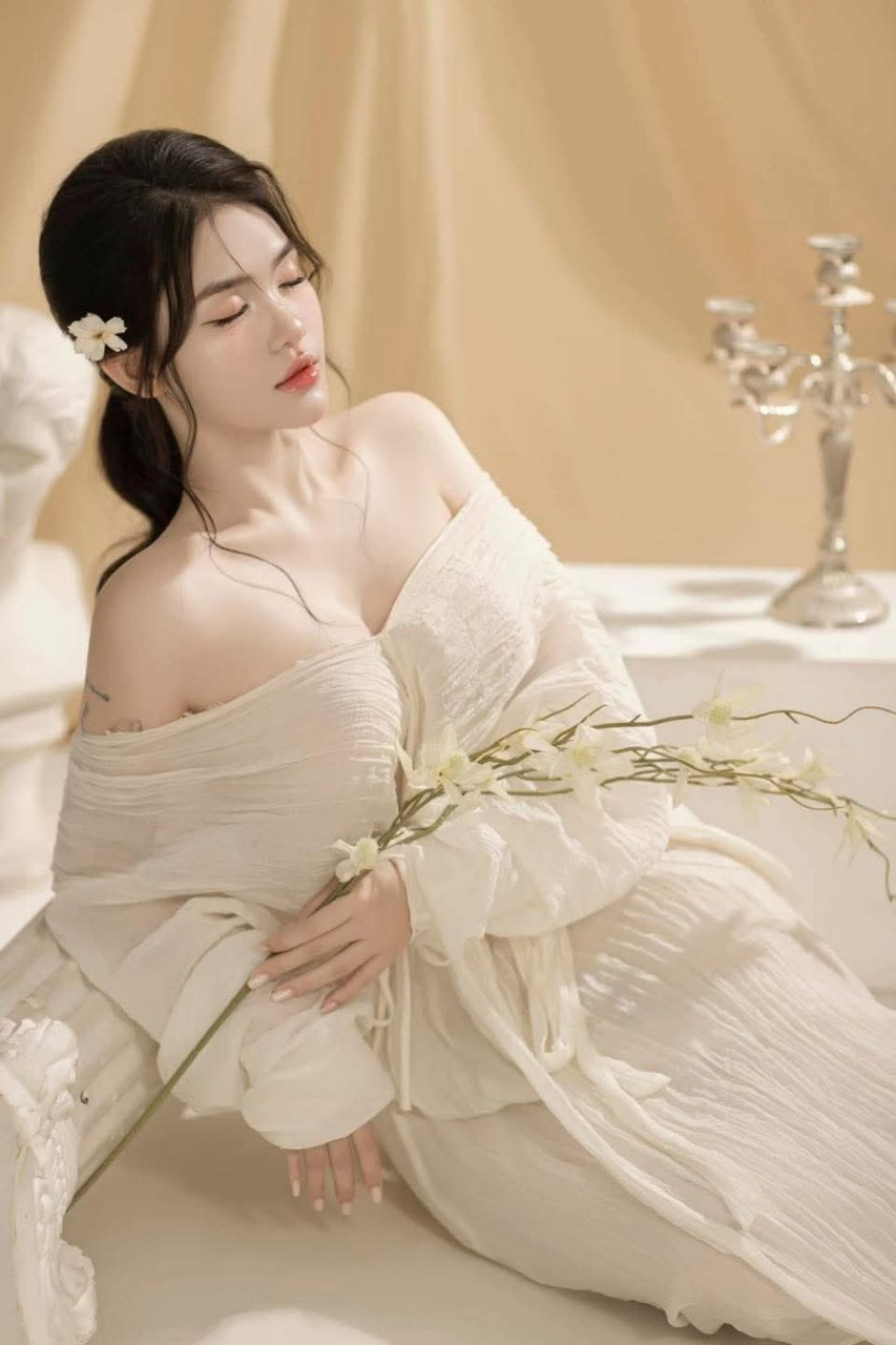 Lồn em lúc nào cũng phải hoạt động hết công suất